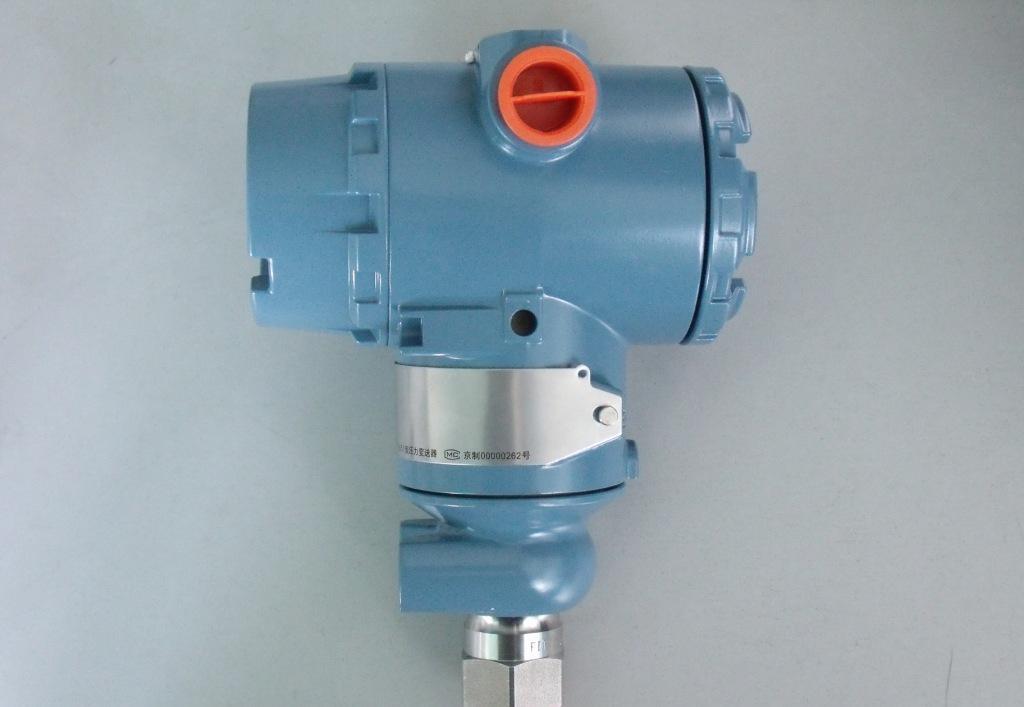 控制不好力度砸坏桌面等