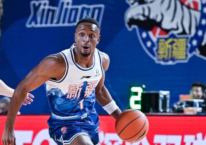 新疆队逆转同曦终结四连败，团队火力压制对手