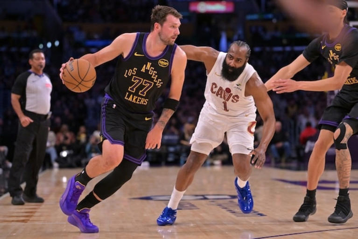 伊曼·香珀特：哈登与库里同等重要 重塑现代篮