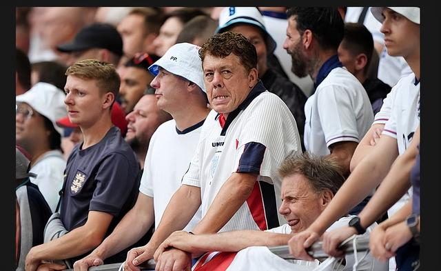 英国球迷出售房产筹措世界杯之旅费用