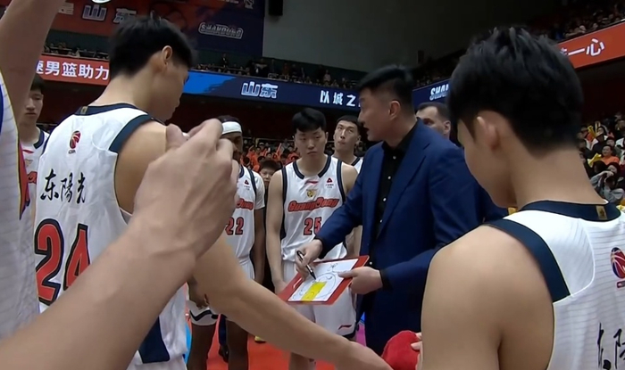 广东内线短板拖累季后赛席位争夺，北京逆转南