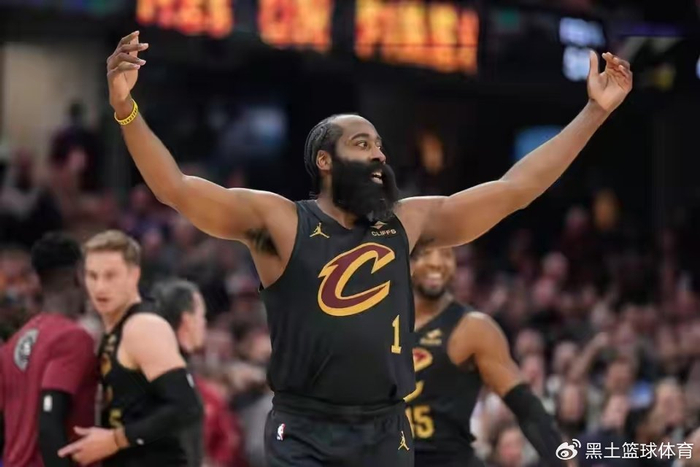 东契奇飞赴西班牙接受干细胞治疗 争取季后赛复