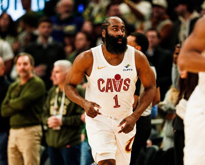 雄鹿低概率进季后赛 骑士逆风翻盘123-116胜