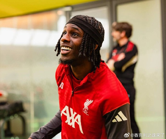 利物浦前锋戈麦斯复出训练 恩迪亚耶展现惊人力