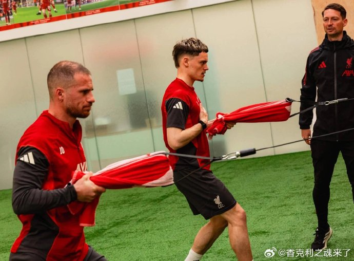 利物浦前锋戈麦斯复出训练 恩迪亚耶展现惊人力